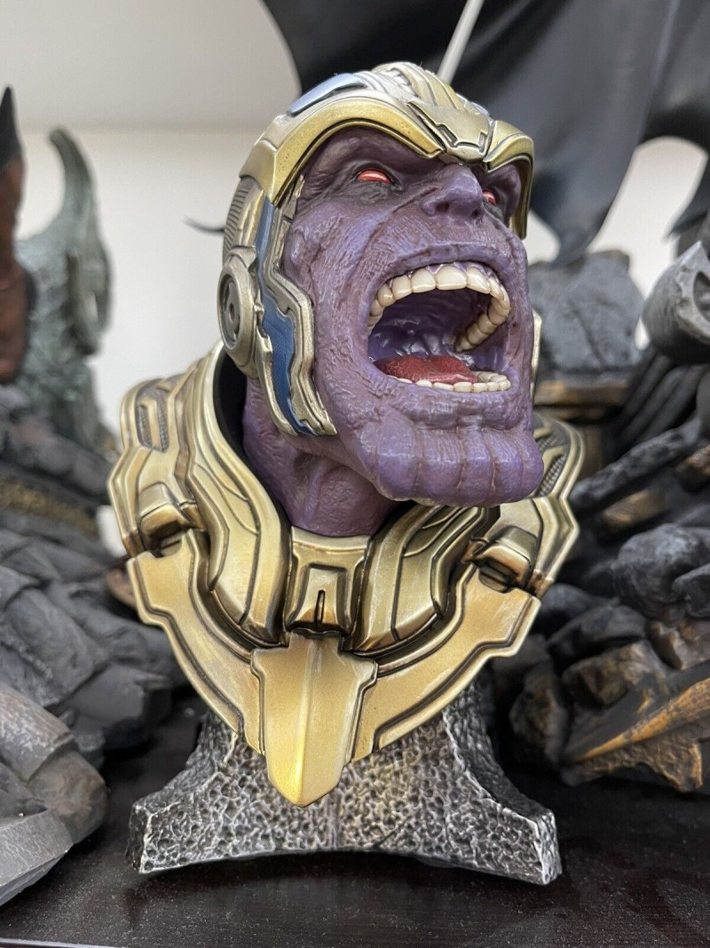 thanos-xm-head-stand-display1